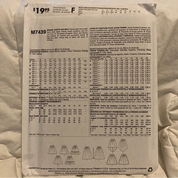 McCall’s Sewing Pattern 7439 - Picture 3 of 3